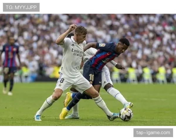 西甲巅峰对决！巴萨主场迎战皇马，强强对话引爆全球关注